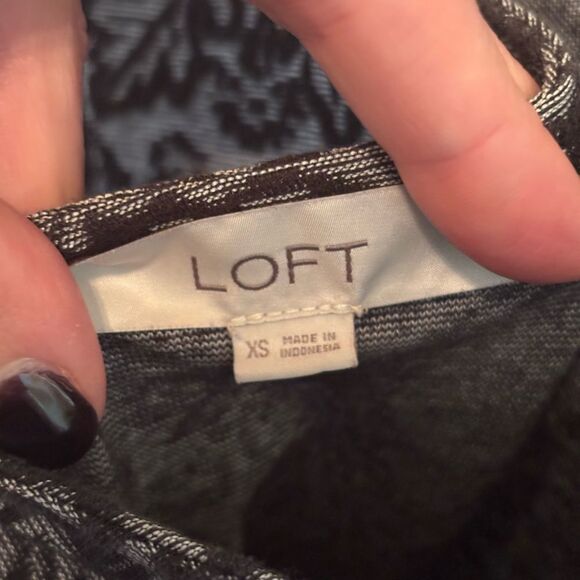 LOFT Black and Gray Patterned Blouse - Picture 4 of 4